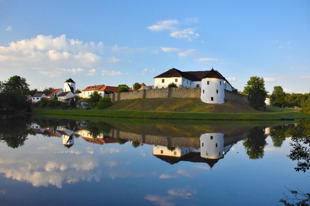 Ubytovani Pod Jilmem Zar Buitenkant foto