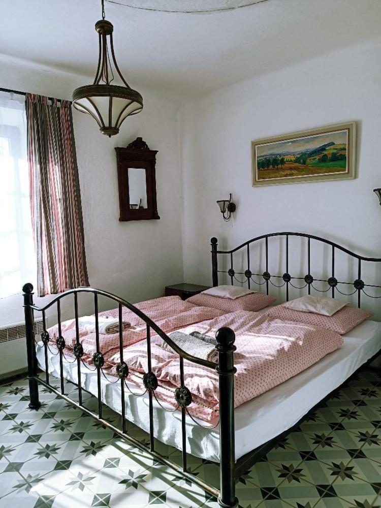 Ubytovani Pod Jilmem Zar Buitenkant foto